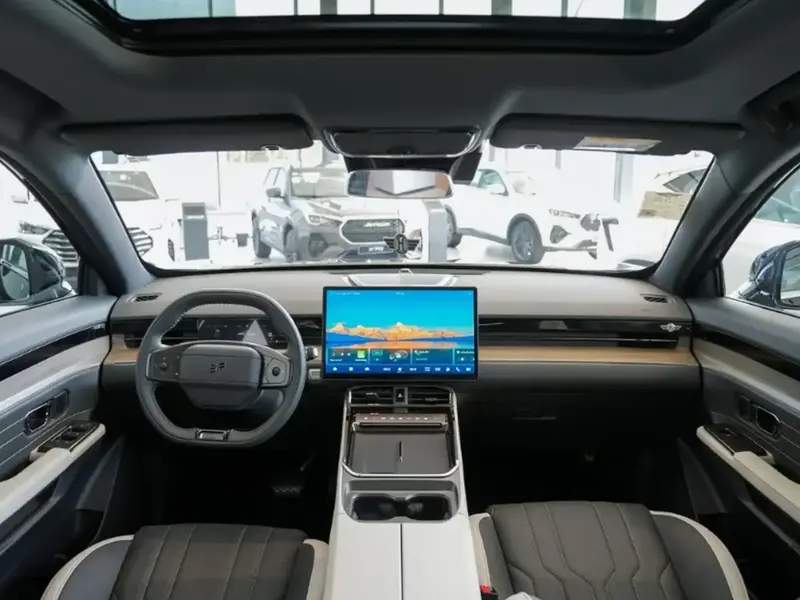 جيتور L6 2024 التصميم الداخلي